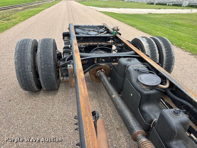 image for item EU6457 2021 Chevrolet GM515 truck cab and chassis