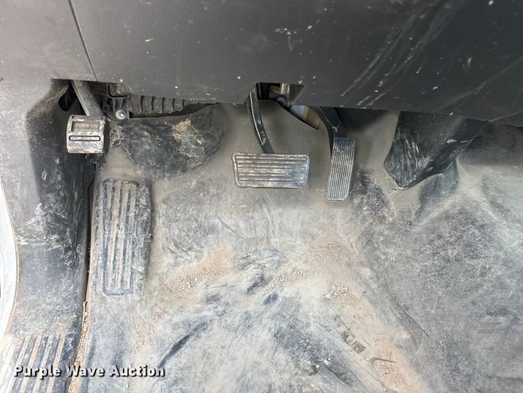 image for item EU6457 2021 Chevrolet GM515 truck cab and chassis