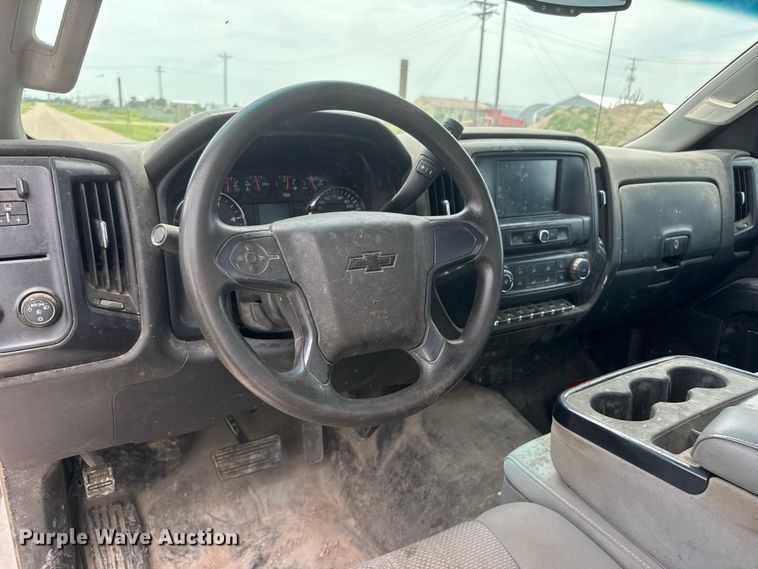 image for item EU6457 2021 Chevrolet GM515 truck cab and chassis