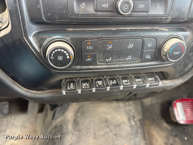image for item EU6457 2021 Chevrolet GM515 truck cab and chassis