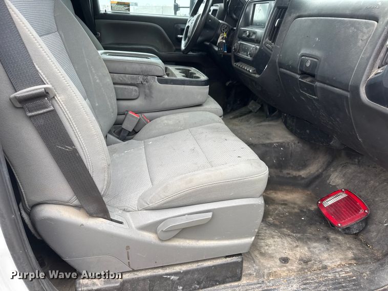 image for item EU6457 2021 Chevrolet GM515 truck cab and chassis