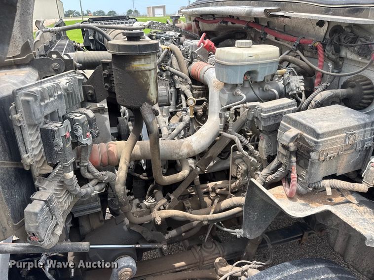 image for item EU6457 2021 Chevrolet GM515 truck cab and chassis