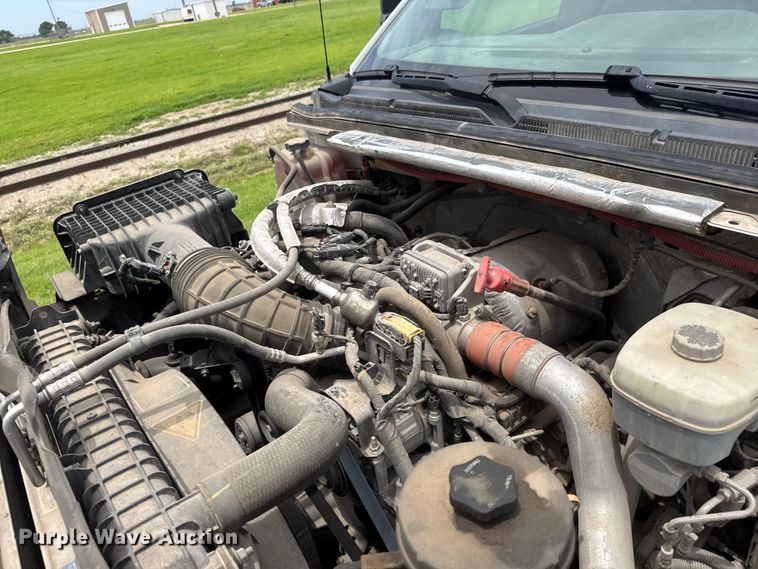 image for item EU6457 2021 Chevrolet GM515 truck cab and chassis