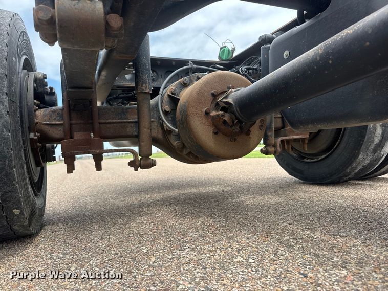 image for item EU6457 2021 Chevrolet GM515 truck cab and chassis