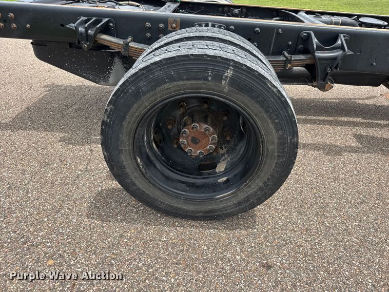image for item EU6457 2021 Chevrolet GM515 truck cab and chassis