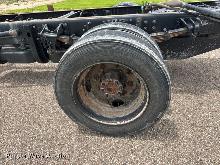 image for item EU6457 2021 Chevrolet GM515 truck cab and chassis