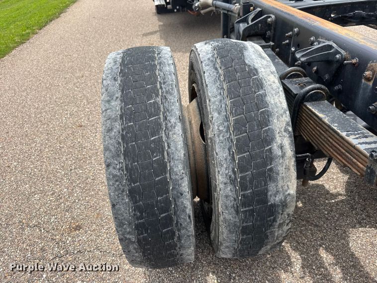 image for item EU6457 2021 Chevrolet GM515 truck cab and chassis