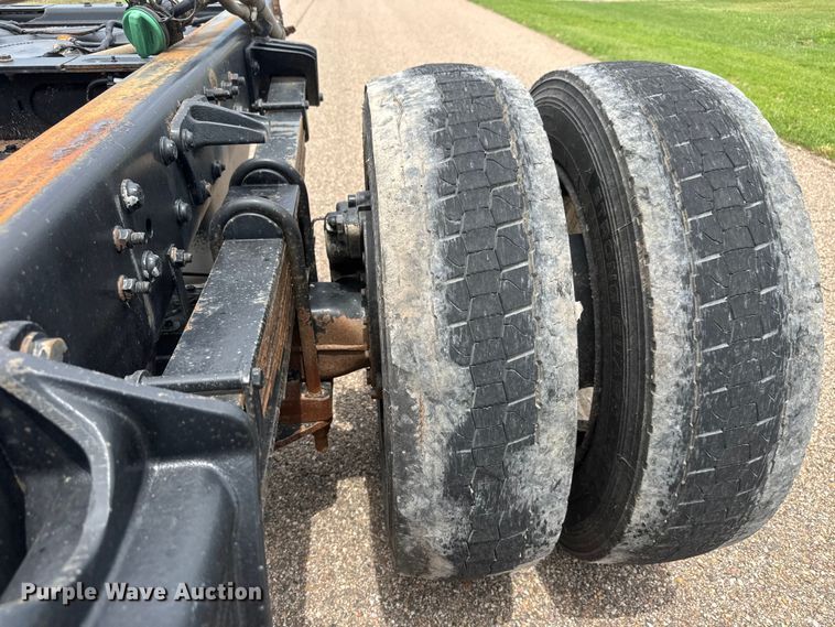 image for item EU6457 2021 Chevrolet GM515 truck cab and chassis