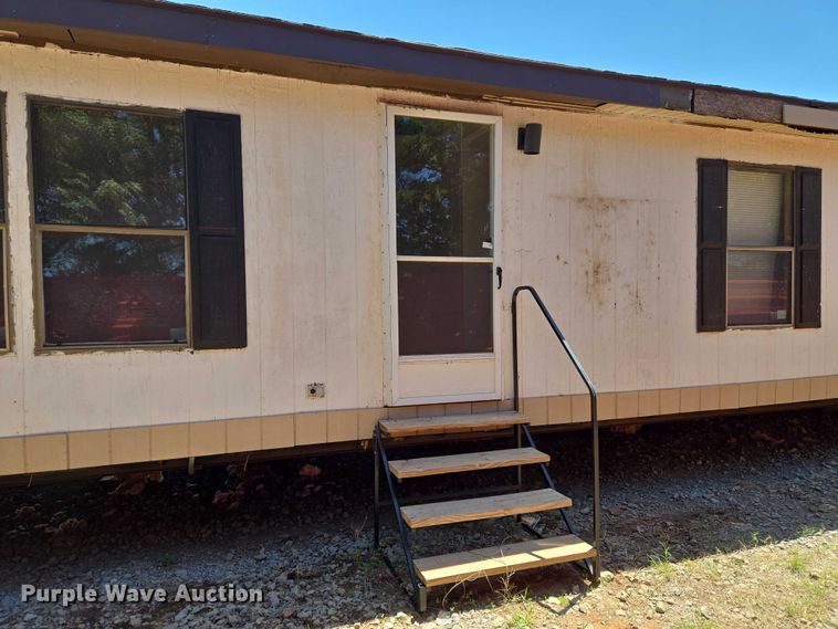 image for item EW0097 1983 Nashua Homes mobile home