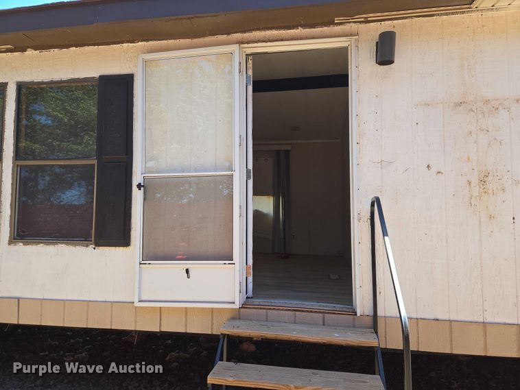 image for item EW0097 1983 Nashua Homes mobile home