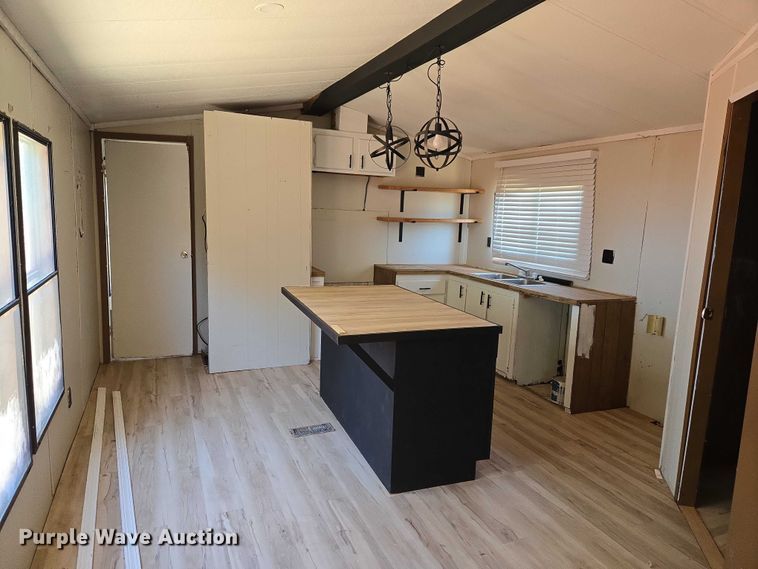 image for item EW0097 1983 Nashua Homes mobile home