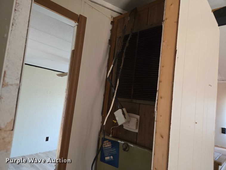 image for item EW0097 1983 Nashua Homes mobile home
