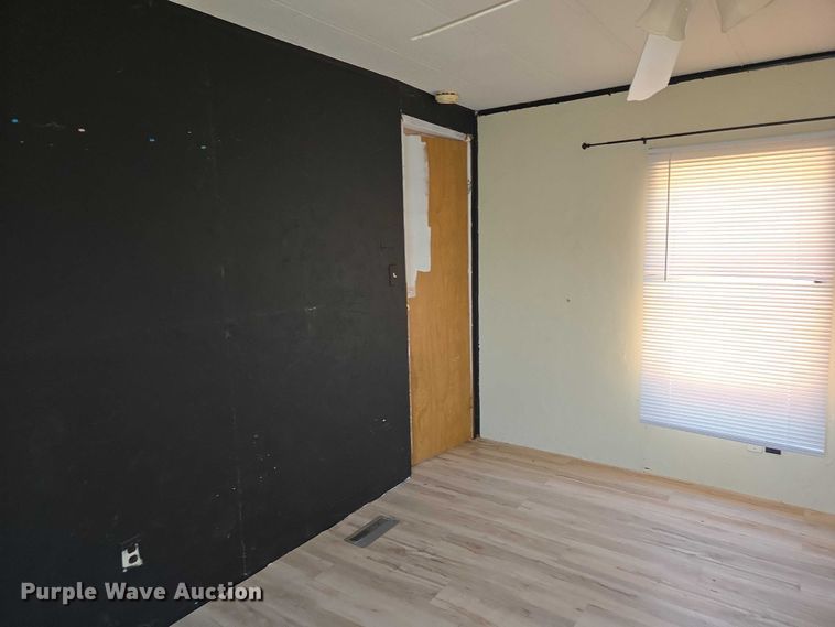 image for item EW0097 1983 Nashua Homes mobile home