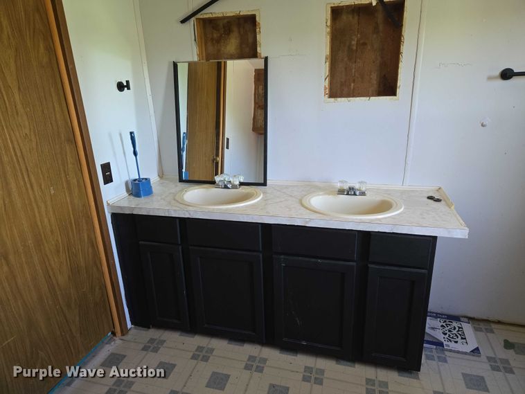 image for item EW0097 1983 Nashua Homes mobile home