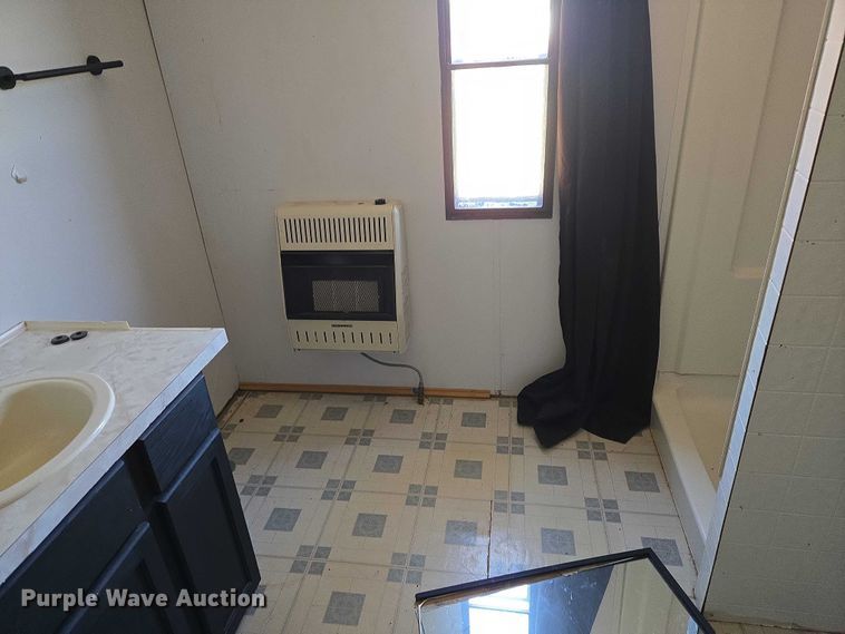 image for item EW0097 1983 Nashua Homes mobile home