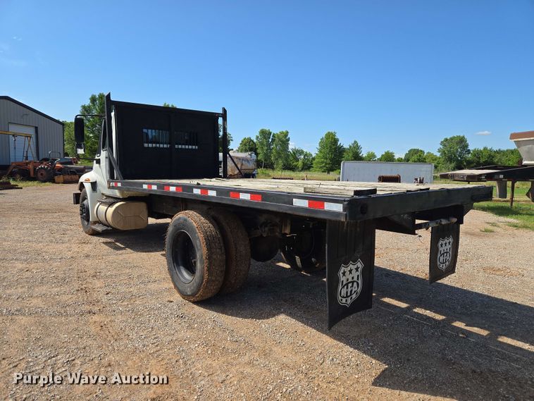 image for item EW0334 2007 International 4300 flatbed truck