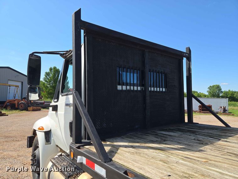 image for item EW0334 2007 International 4300 flatbed truck