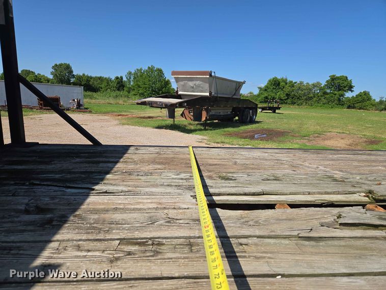 image for item EW0334 2007 International 4300 flatbed truck