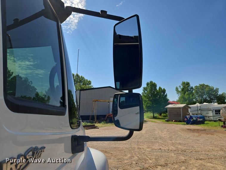 image for item EW0334 2007 International 4300 flatbed truck