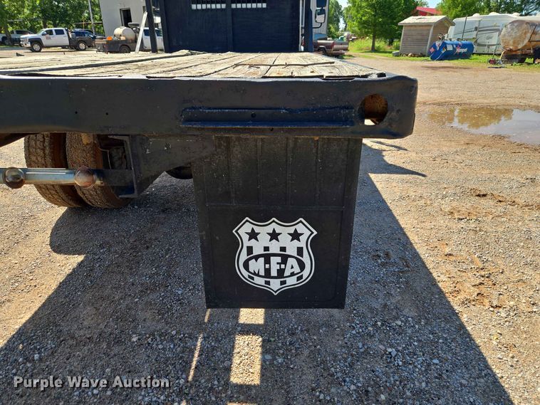 image for item EW0334 2007 International 4300 flatbed truck