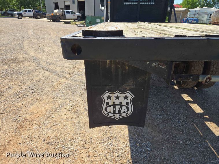 image for item EW0334 2007 International 4300 flatbed truck