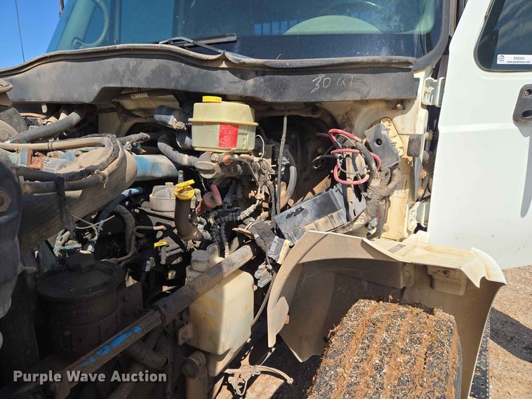 image for item EW0334 2007 International 4300 flatbed truck