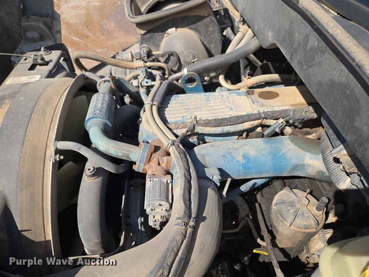 image for item EW0334 2007 International 4300 flatbed truck