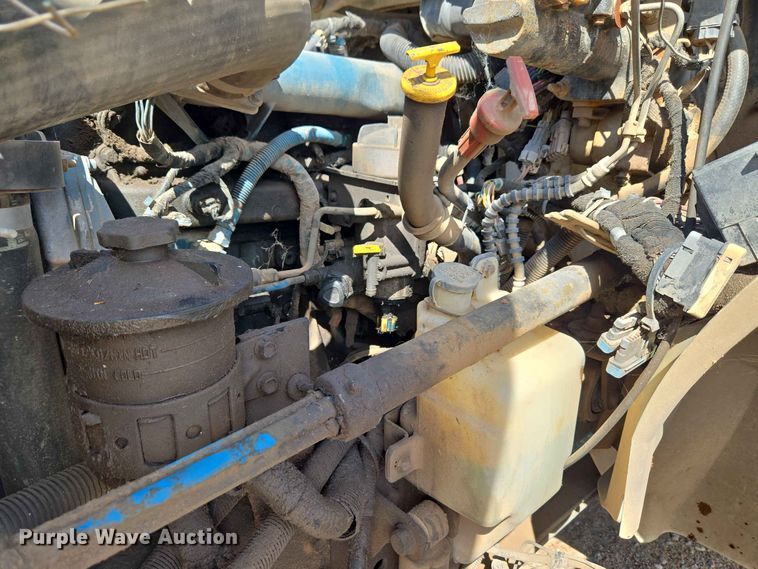 image for item EW0334 2007 International 4300 flatbed truck