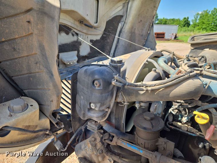 image for item EW0334 2007 International 4300 flatbed truck