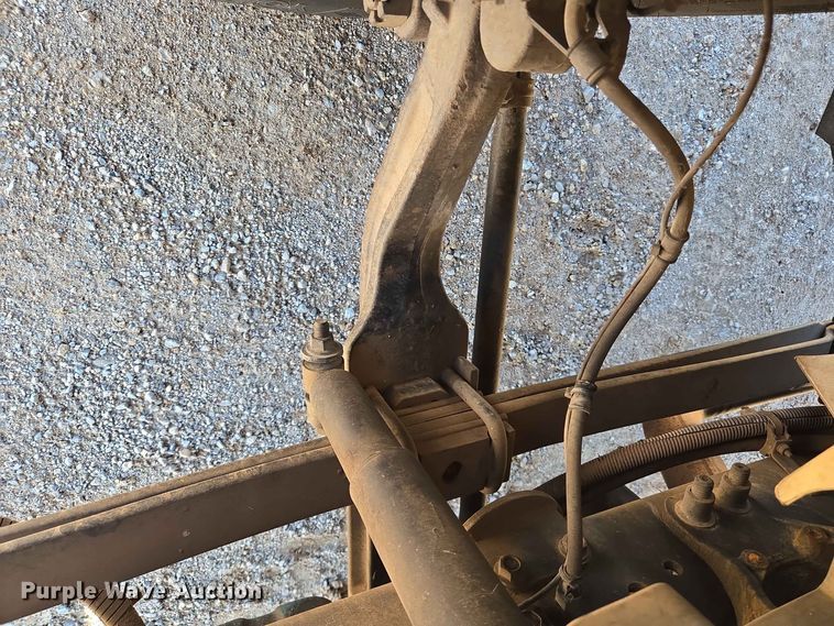 image for item EW0334 2007 International 4300 flatbed truck