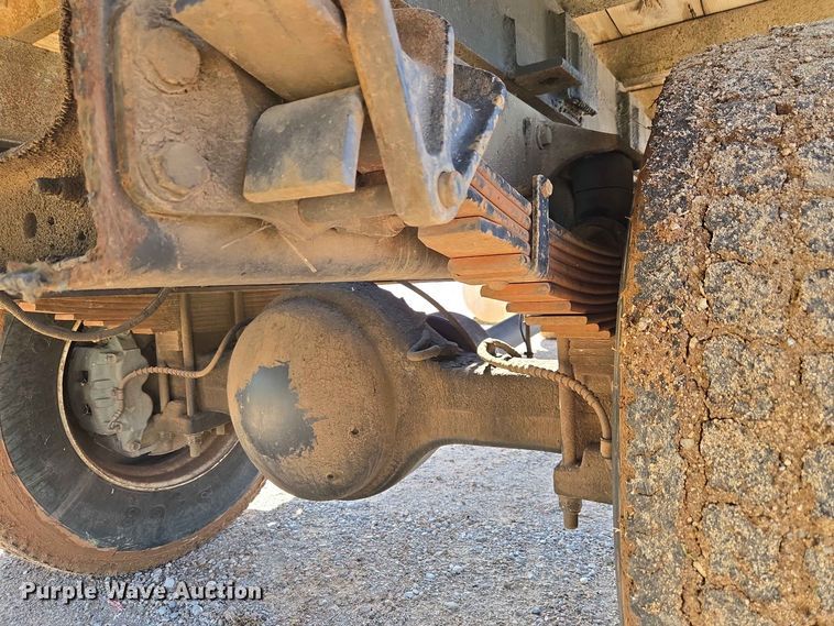 image for item EW0334 2007 International 4300 flatbed truck