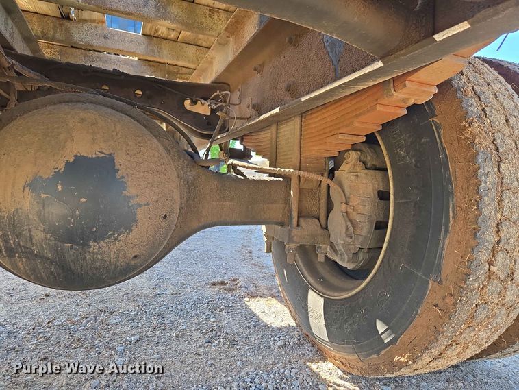 image for item EW0334 2007 International 4300 flatbed truck