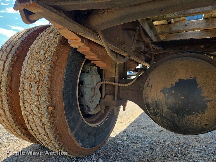 image for item EW0334 2007 International 4300 flatbed truck