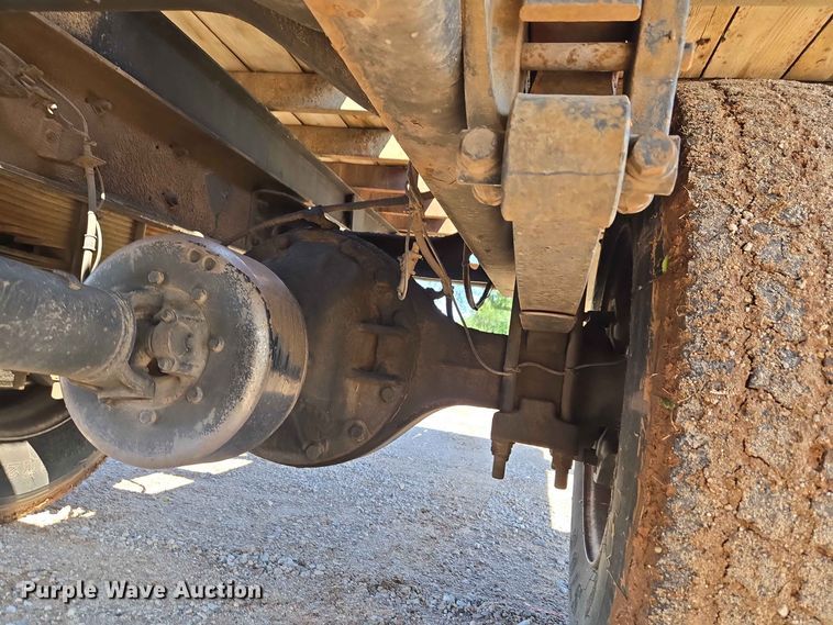 image for item EW0334 2007 International 4300 flatbed truck
