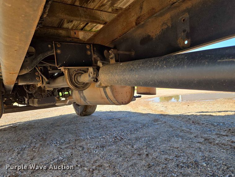 image for item EW0334 2007 International 4300 flatbed truck