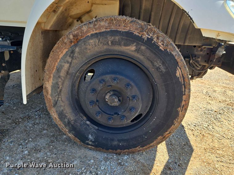 image for item EW0334 2007 International 4300 flatbed truck