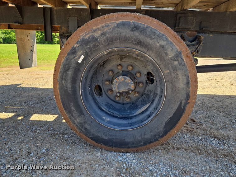 image for item EW0334 2007 International 4300 flatbed truck