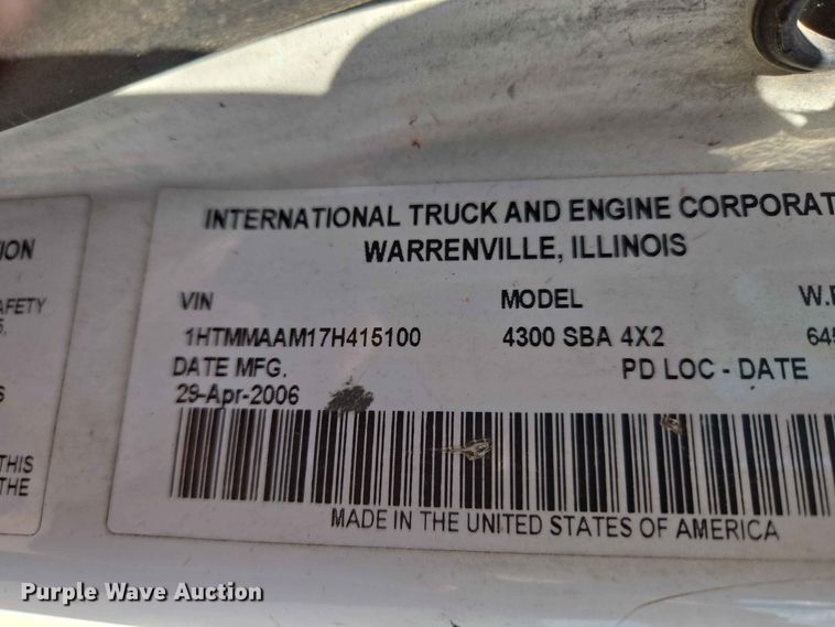 image for item EW0334 2007 International 4300 flatbed truck