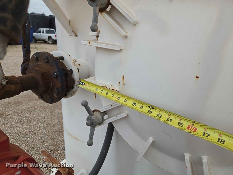 image for item EW0340 2011 Dragon Frac Tank Trailer tank trailer