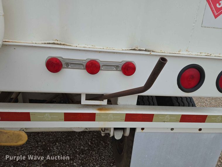 image for item EW0340 2011 Dragon Frac Tank Trailer tank trailer