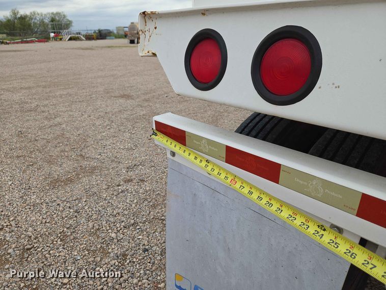 image for item EW0340 2011 Dragon Frac Tank Trailer tank trailer