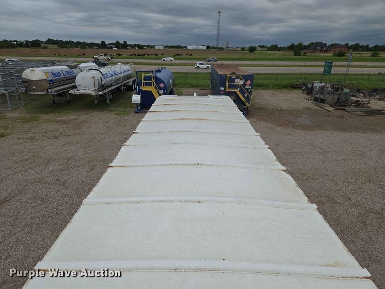 image for item EW0340 2011 Dragon Frac Tank Trailer tank trailer