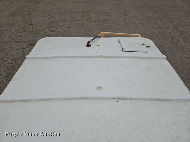 image for item EW0340 2011 Dragon Frac Tank Trailer tank trailer