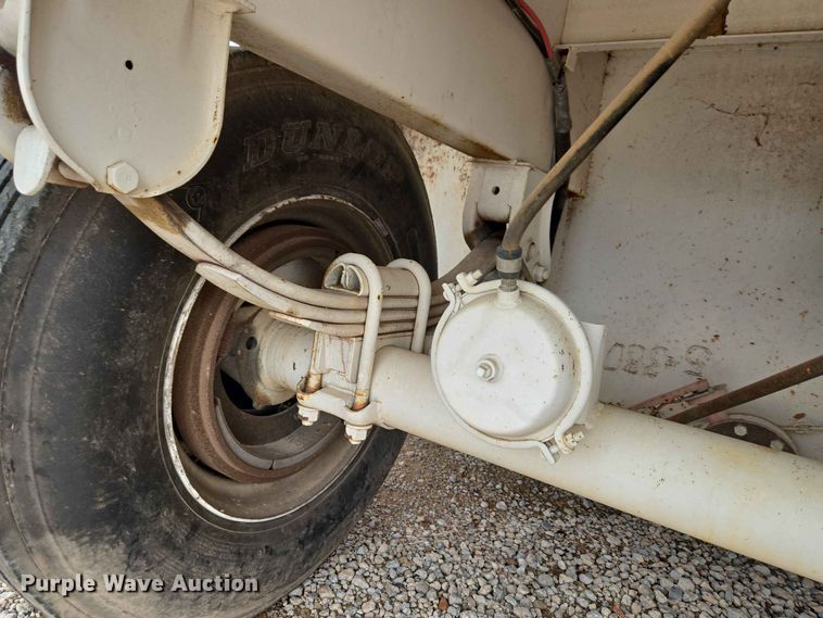 image for item EW0340 2011 Dragon Frac Tank Trailer tank trailer