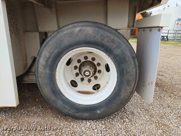 image for item EW0340 2011 Dragon Frac Tank Trailer tank trailer