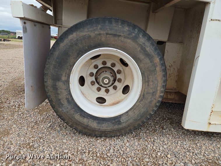 image for item EW0340 2011 Dragon Frac Tank Trailer tank trailer