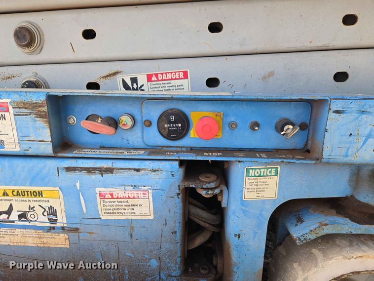 image for item EW0378 2002 Genie GS-1930 scissor lift