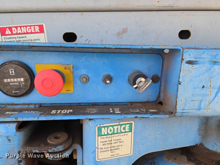 image for item EW0378 2002 Genie GS-1930 scissor lift
