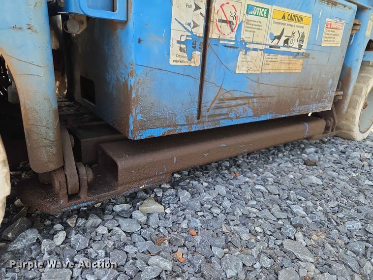 image for item EW0378 2002 Genie GS-1930 scissor lift