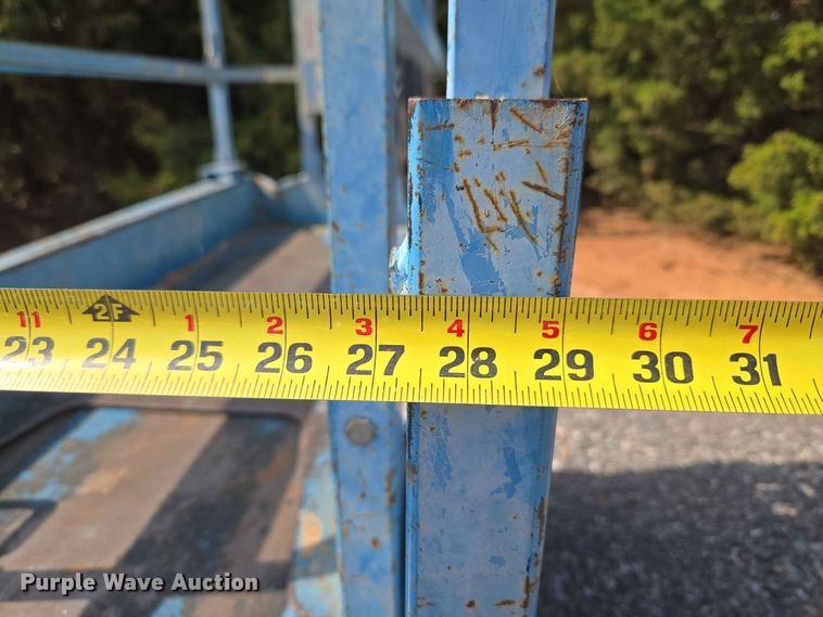 image for item EW0378 2002 Genie GS-1930 scissor lift